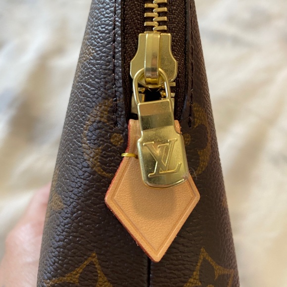 ❌SOLD💔❌ Authentic Louis Vuitton Cosmetic Pouch GM - Picture 10 of 10